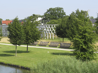 907333 Gezicht op een gedeelte van de parkpergola aan de oostzijde van het Máximapark in de wijk Leidsche Rijn te ...